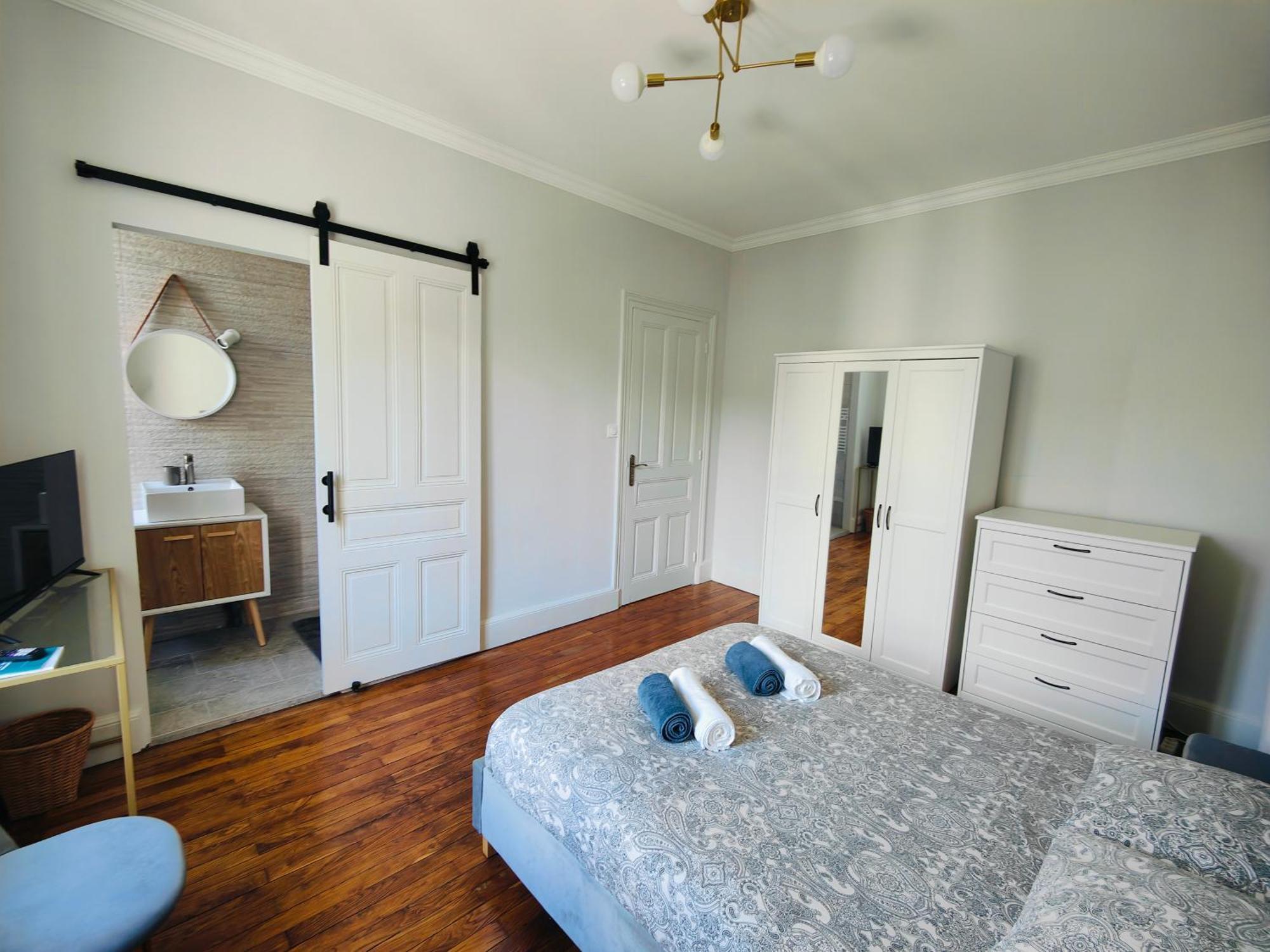 Self-Checkin Town House - Rooms To Rent In A Beautiful Modern Town House - Not A Hotel - Location De Chambres Avec Arrivee En Autonomie - Extra Fee For Sheets And Towels - Private Parking - Check Your Plateform Inbox And Follow Check-In Instructions Saint-Romain-en-Gal Екстериор снимка