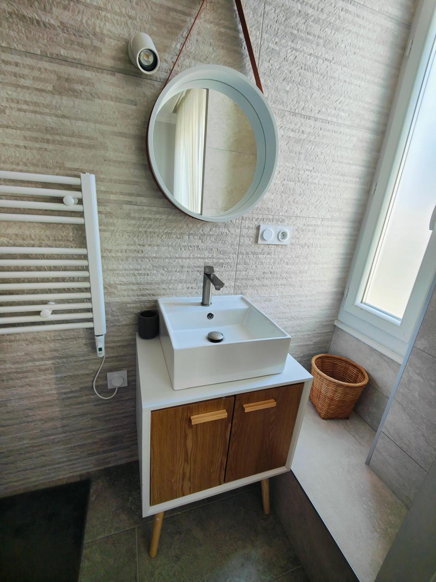 Self-Checkin Town House - Rooms To Rent In A Beautiful Modern Town House - Not A Hotel - Location De Chambres Avec Arrivee En Autonomie - Extra Fee For Sheets And Towels - Private Parking - Check Your Plateform Inbox And Follow Check-In Instructions Saint-Romain-en-Gal Екстериор снимка
