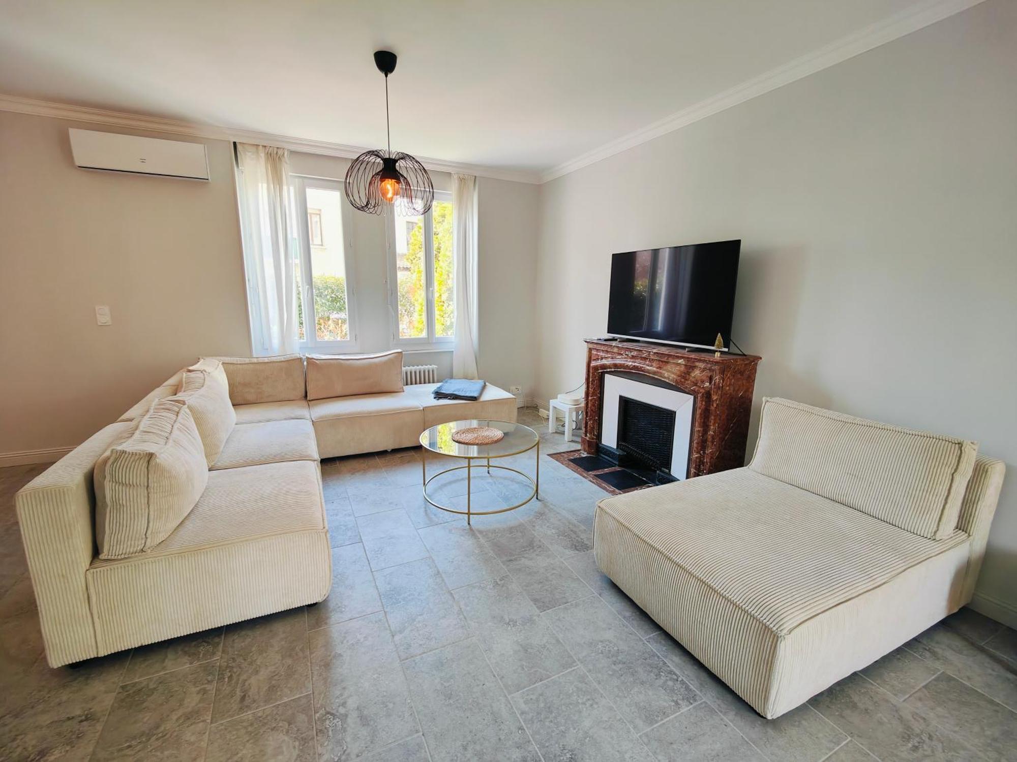 Self-Checkin Town House - Rooms To Rent In A Beautiful Modern Town House - Not A Hotel - Location De Chambres Avec Arrivee En Autonomie - Extra Fee For Sheets And Towels - Private Parking - Check Your Plateform Inbox And Follow Check-In Instructions Saint-Romain-en-Gal Екстериор снимка